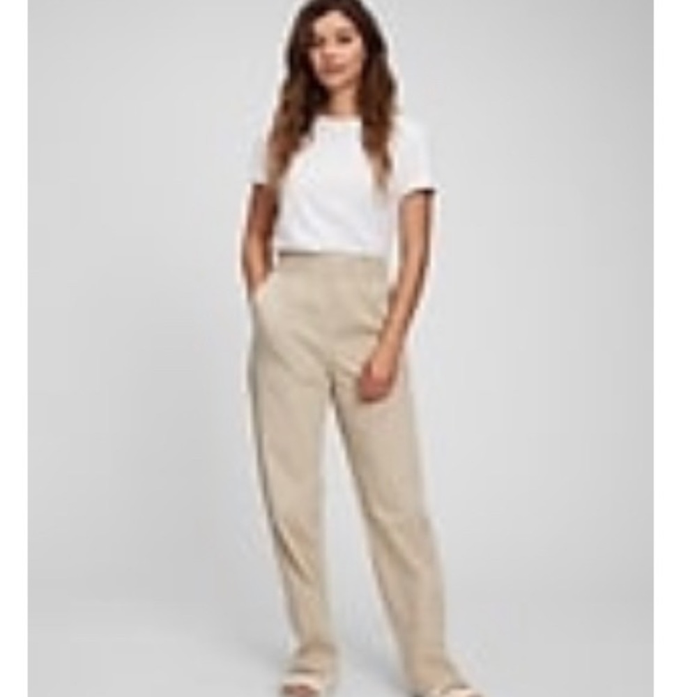 GAP Beige Off-Duty Khakis with Washwell EUC